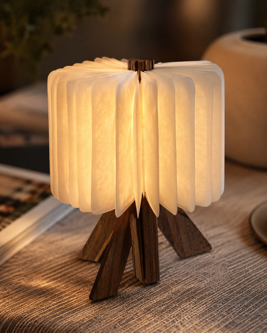 Fashionable Wooden USB Folding Charging Table Lamp